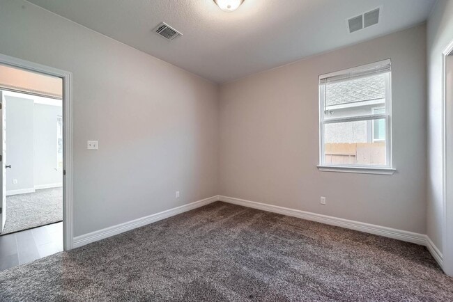 Building Photo - 133 White Steppe Way