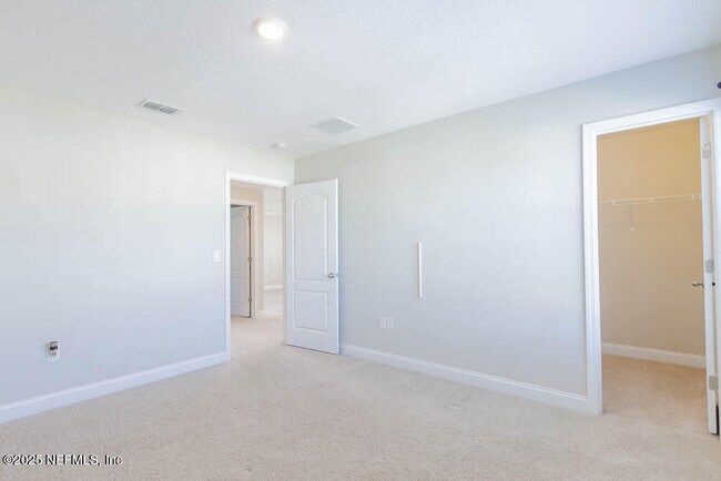 Building Photo - 258 Thistleton Wy