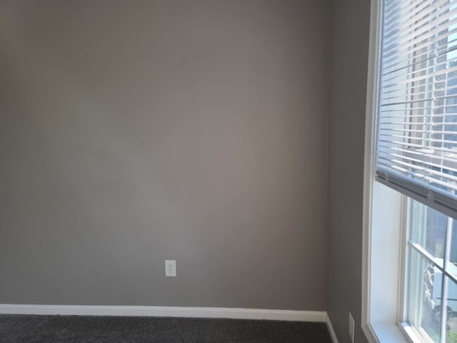 Building Photo - 3 Bedroom Townhouse for Rent in Waynesboro!