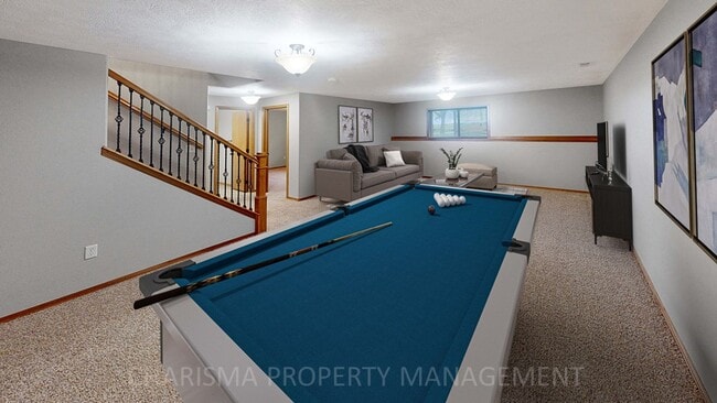 Building Photo - 3 BD, 2.5 BA TOWNHOME, DOUBLE ATTACHED GARAGE, PET FRIENDLY, WALK OUT DECK, LOTS OF SPACE!