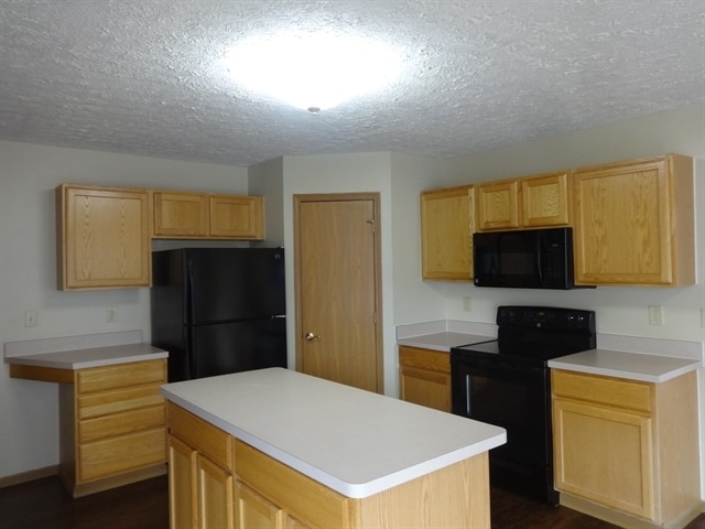 Building Photo - 5950 Paron Pl