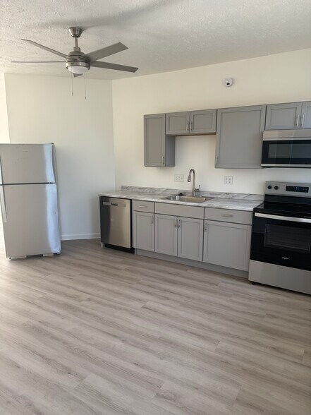 Kitchen - 3022 Perrysville Ave