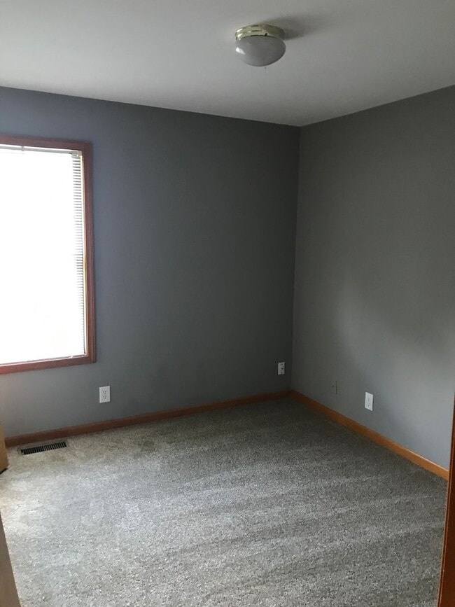 Building Photo - 900 Christie Ct