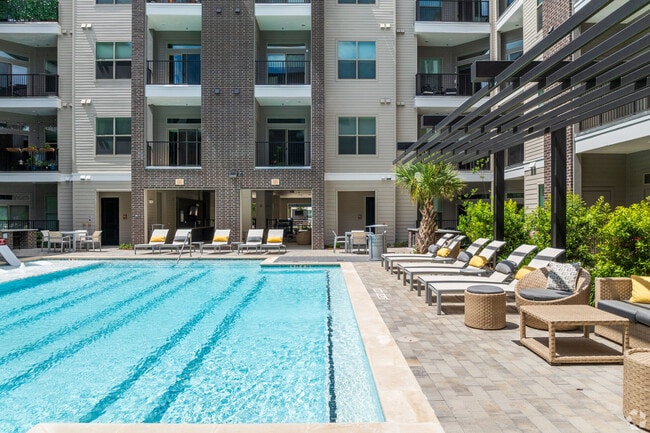 Broadstone East End apartments — community photo - Broadstone East End