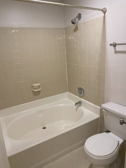 Building Photo - 9215 Ravenwing Dr