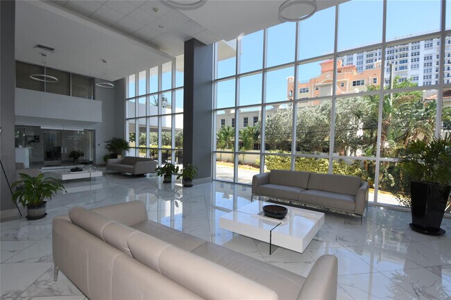 Building Photo - 525 N Ocean Blvd