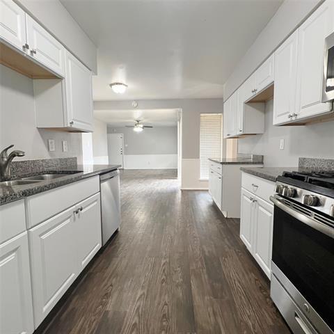 Building Photo - 7845 La Cabeza Dr