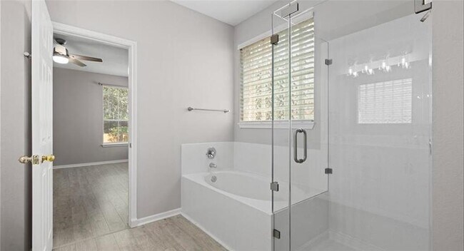 Building Photo - 10229 Beard Ave
