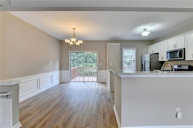 Building Photo - 4005 Edgecomb Dr