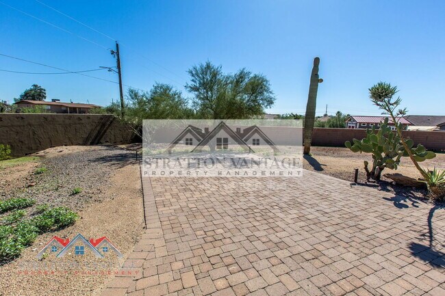 Building Photo - 39614 N 7th St