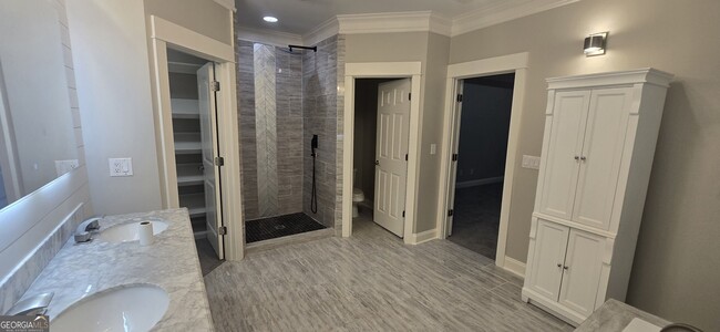 Building Photo - 5715 Southcrest Ln