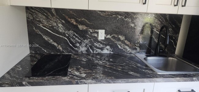 Building Photo - 6265 SW 31st St