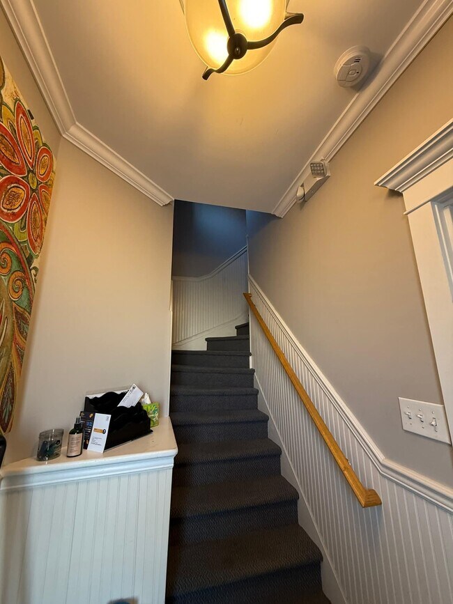 Building Photo - 19-21-21 Carlton Ave