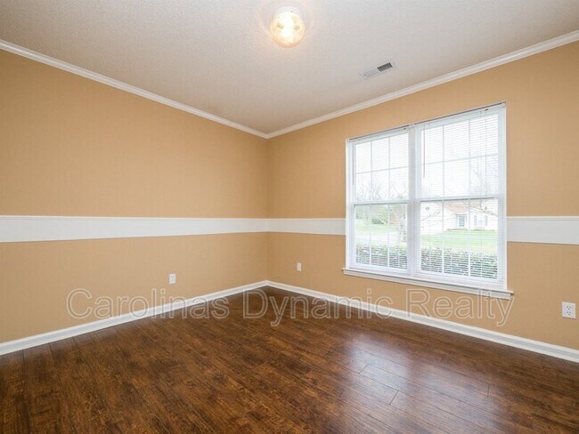 Building Photo - 905 Milkfarm Ct