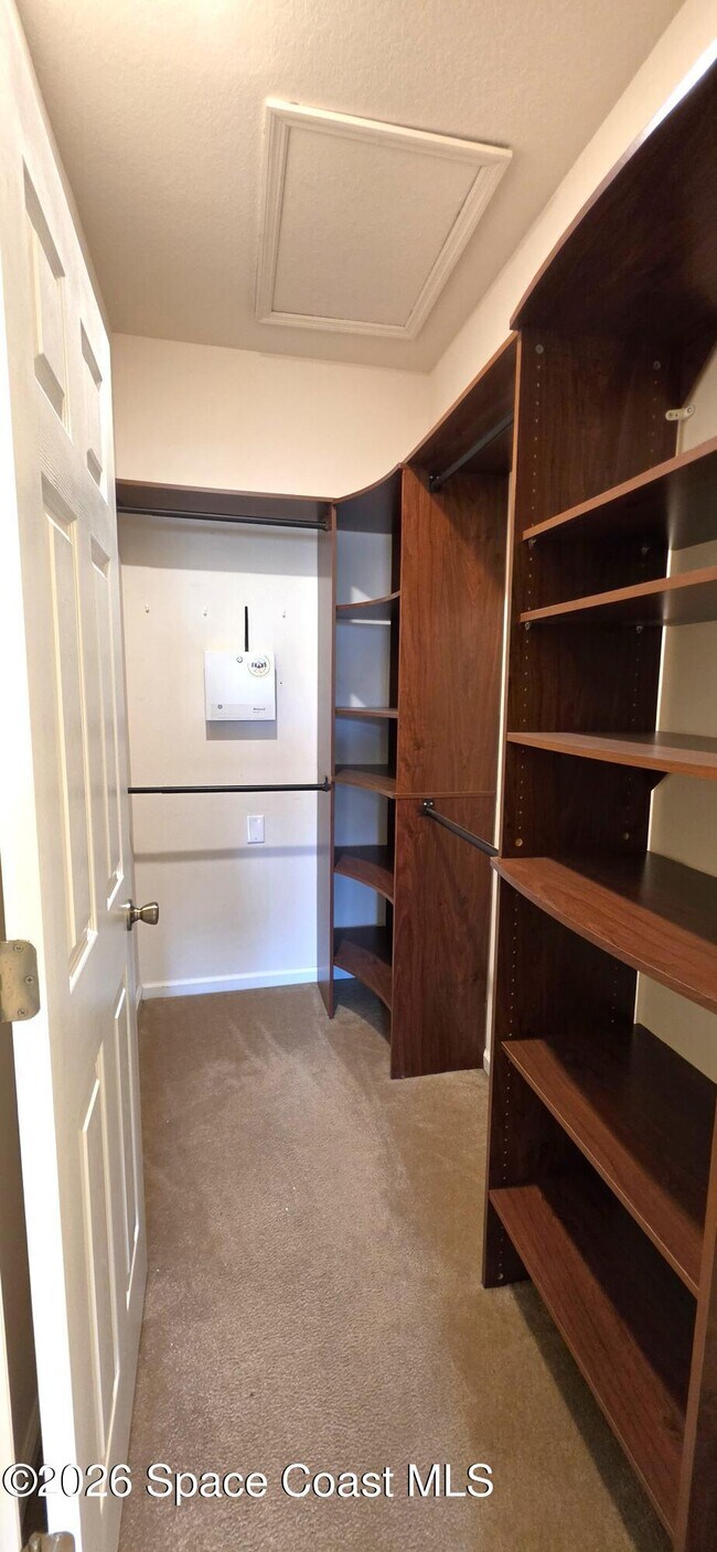 Building Photo - 1390 Lara Cir