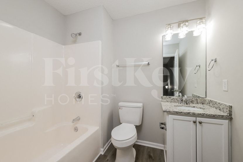 Building Photo - 4944 Lighthouse Ct