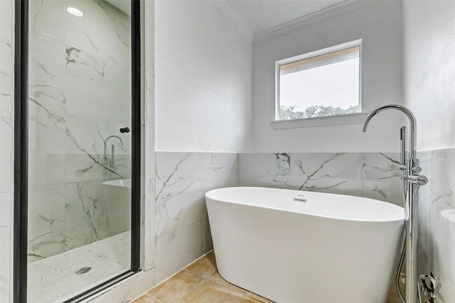 Building Photo - 14527 Clipper Cir Dr