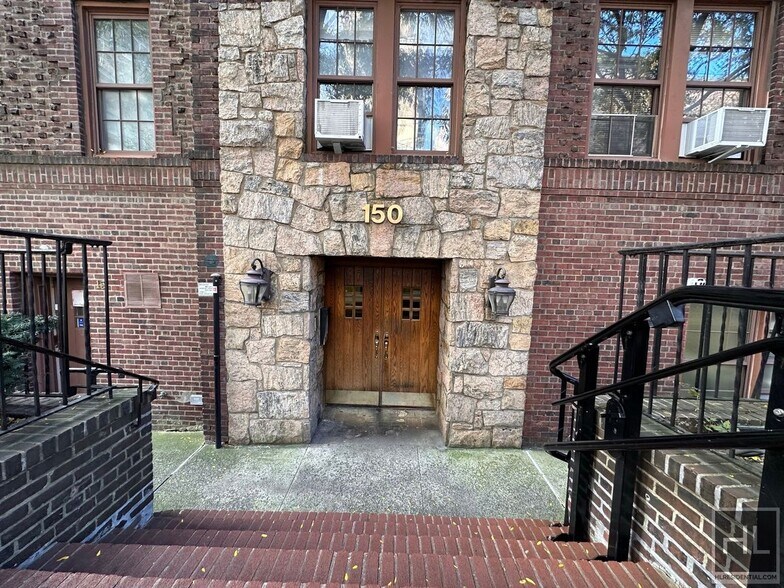 Building Photo - REMSEN ST