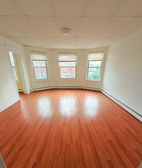 Primary Photo - 520 N 3rd St