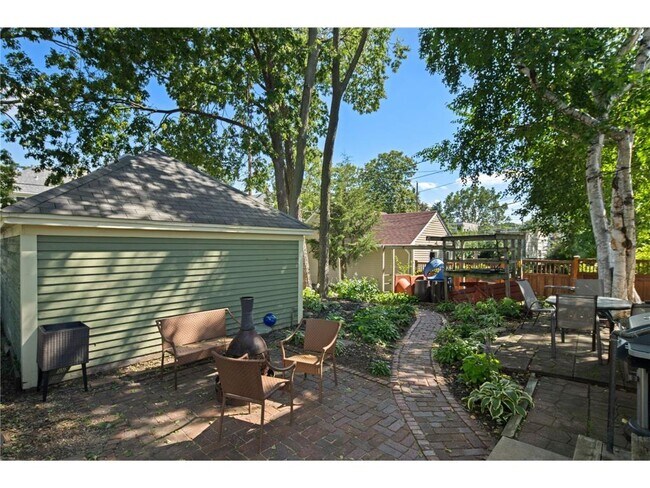 Building Photo - 2713 Garfield Ave