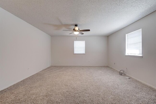 Building Photo - 524 Sherwood Ln