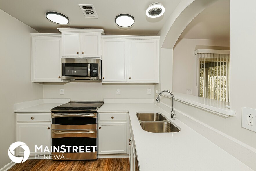 Building Photo - 618 Johnnys Cv