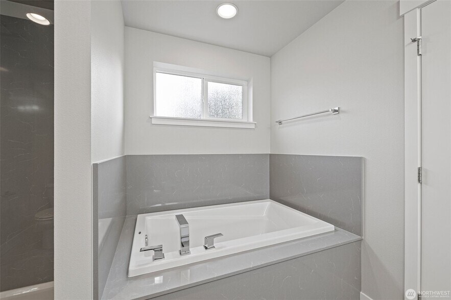 Building Photo - 1214 170th St SW