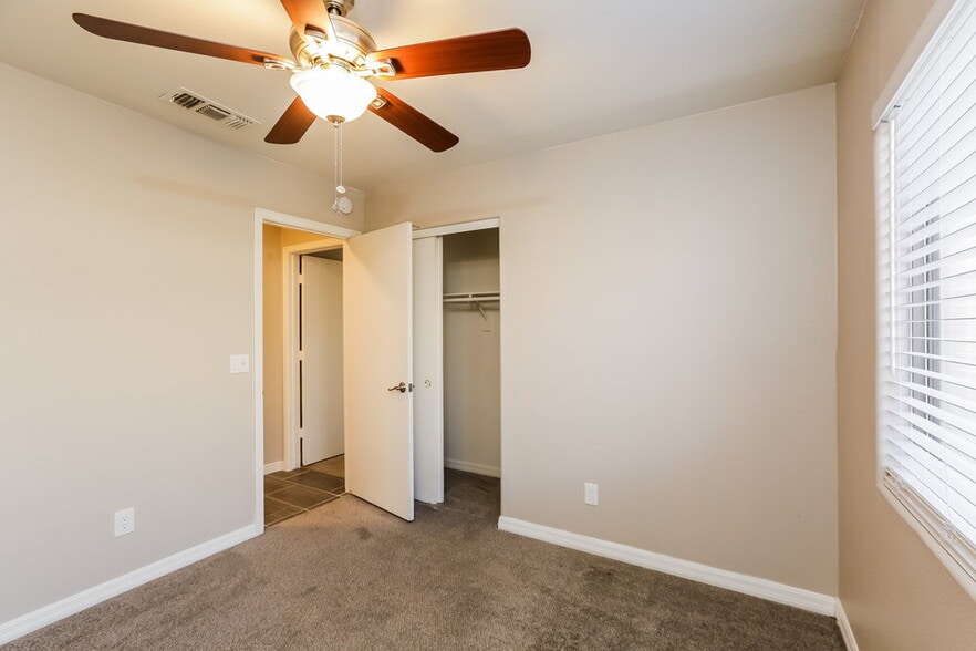 Building Photo - 438 N Opal