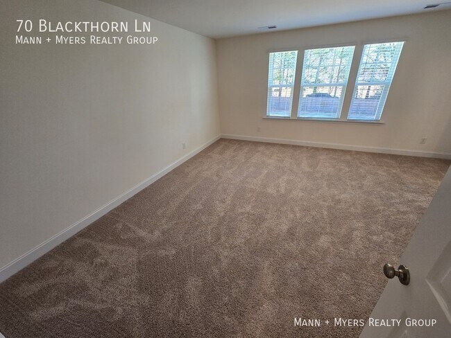 Building Photo - 70 Blackthorn Ln