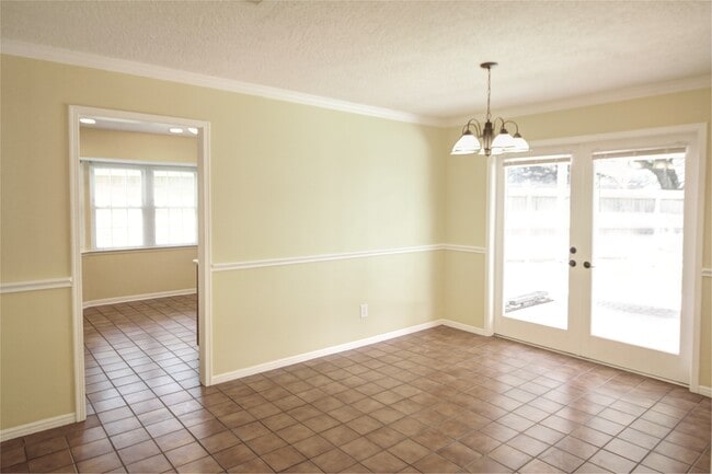 Building Photo - 12118 Double Tree Dr