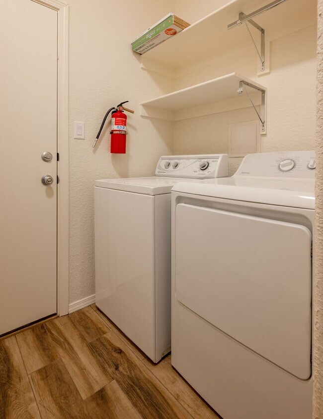 Building Photo - Move-In Ready Beauty Available Now!