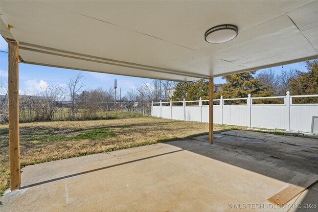 Building Photo - 7450 N 117th E Ave