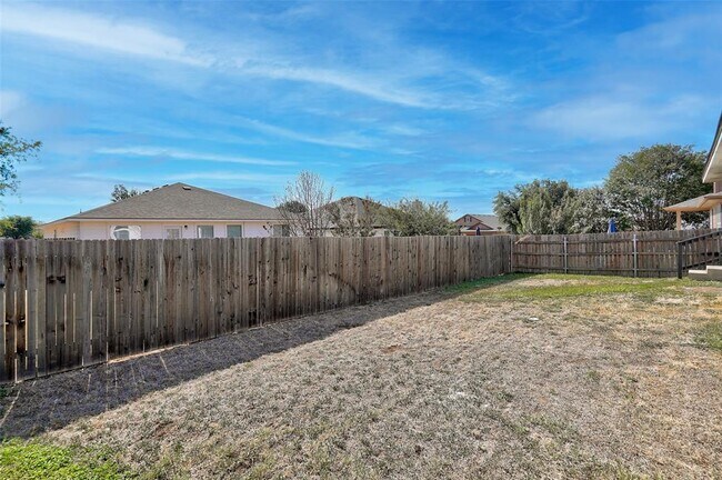 Building Photo - 1305 4 Cabin Ct