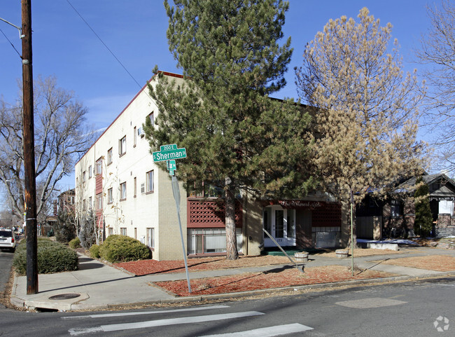 Building Photo - Wilmark Apartments