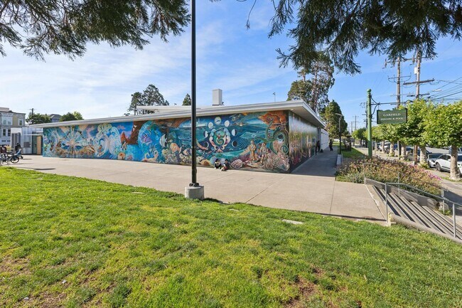 Building Photo - 2985 Harrison St