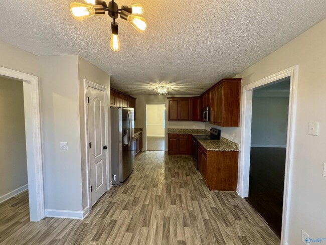 Building Photo - 113 Edgebrook Dr