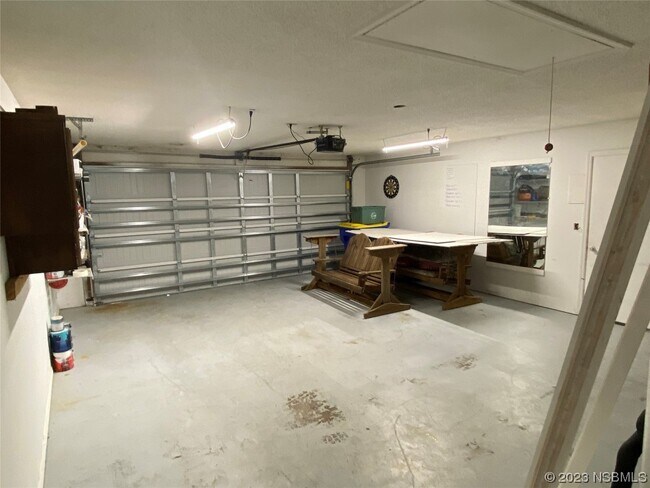 Building Photo - 2622 Travelers Palm Dr