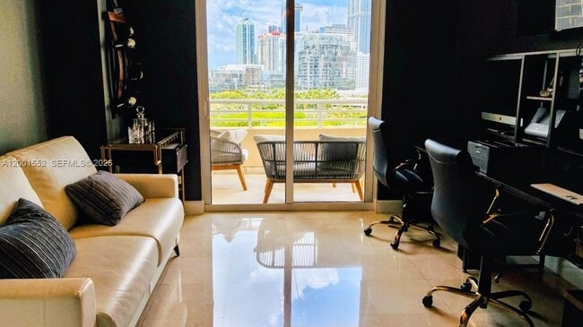 Building Photo - 848 Brickell Key Dr