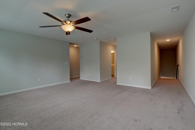 Building Photo - 4409 Finch Ln