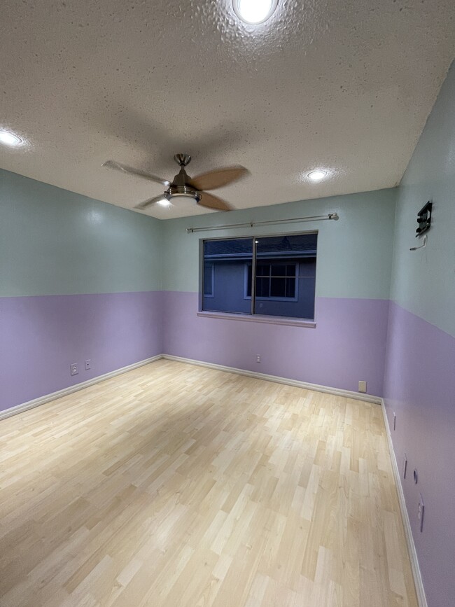 Building Photo - 2607 Spinnaker Ave