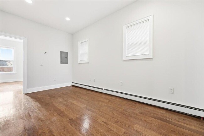 Building Photo - 202 Bowers St