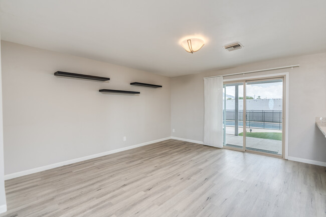 Building Photo - 6842 N Camino de las Brisas
