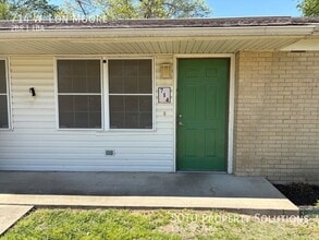 Building Photo - 714 Lon Moore St