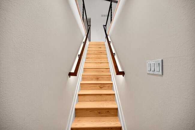 Building Photo - $3,895.95, $200 Off Cleaning Voucher, 4 Beds - 3 Baths, Single Family Home in Denver with 2-Car A...