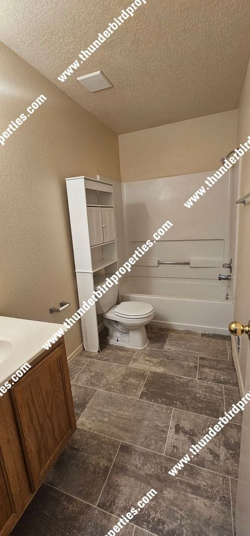 Building Photo - Spacious 4 bedroom, 3 bathroom in Ventana ...