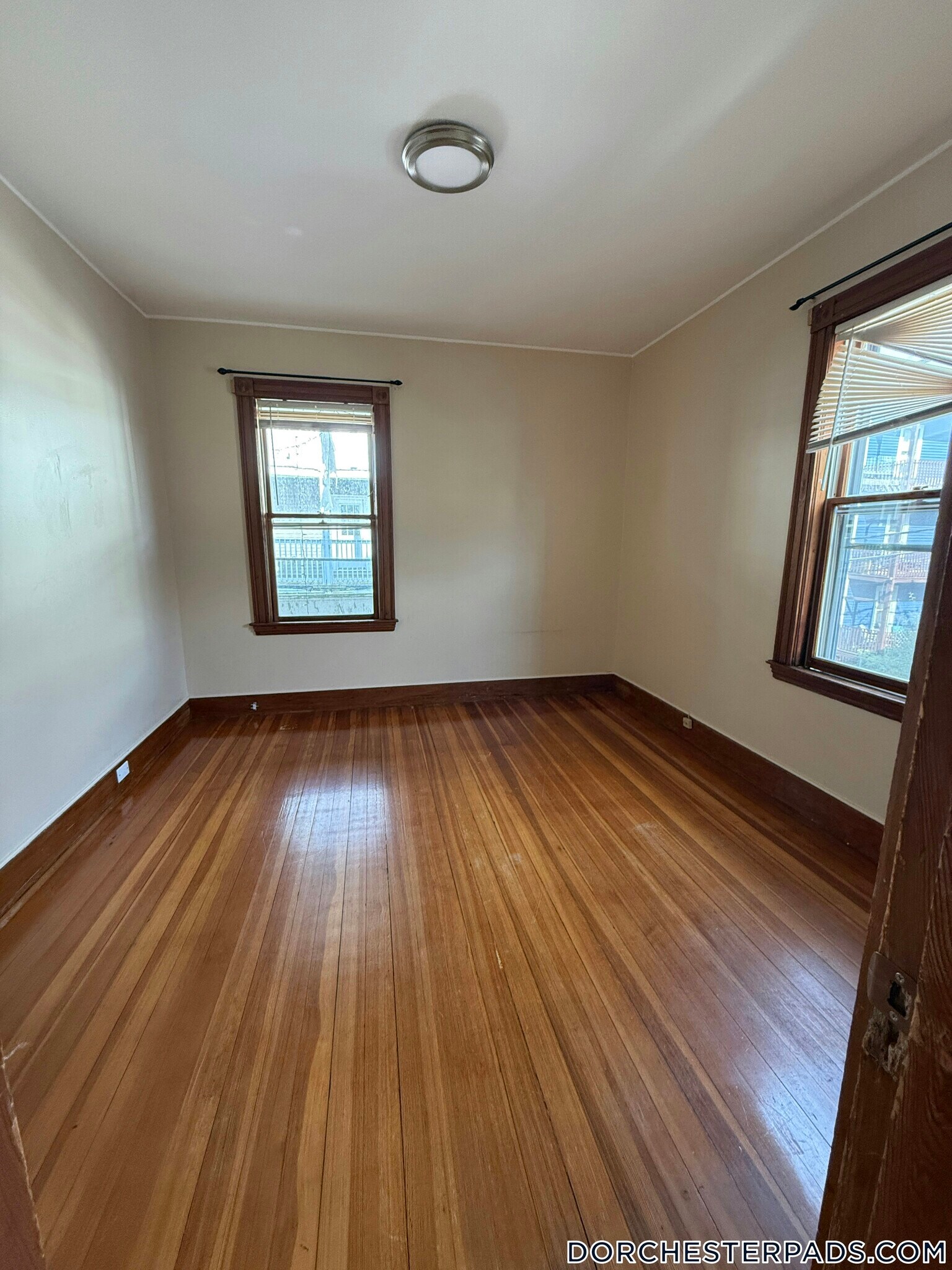 Building Photo - 18 Romsey St