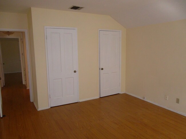 Building Photo - 3751 Stone Canyon Ave