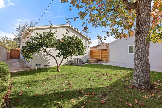 Building Photo - 6535 Ben Ave