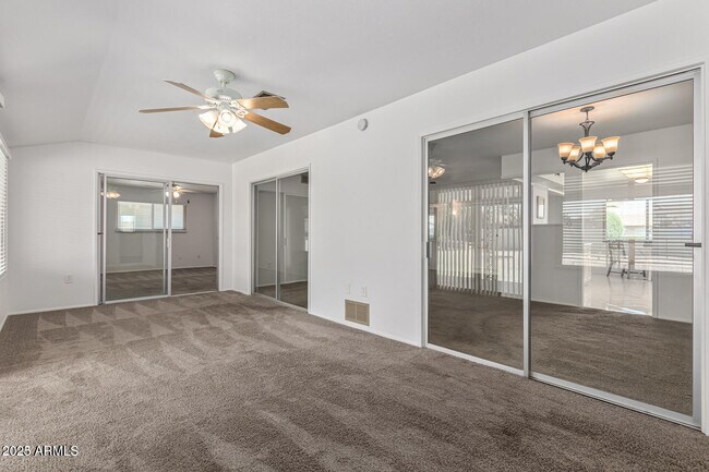 Building Photo - 15602 N 105th Dr