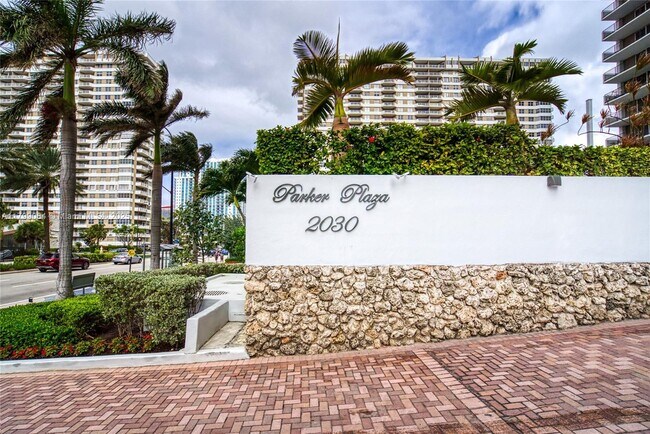 Building Photo - 2030 S Ocean Dr